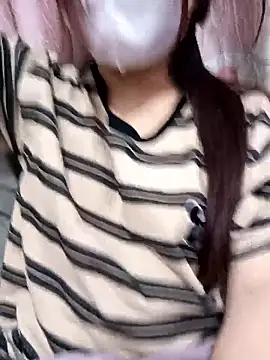 Snapshot of Meo_25 chatting on 01-14-26, 04:12 Meo 25 online show from 01-14-26, 04:12