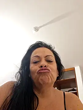 Snapshot of viviana-sexi chatting on 03-27-26, 09:03 viviana-sexi online show from 03-27-26, 09:03