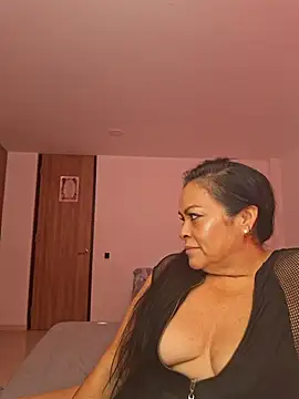 Snapshot of viviana-sexi chatting on 04-10-26, 01:38 viviana-sexi online show from 04-10-26, 01:38