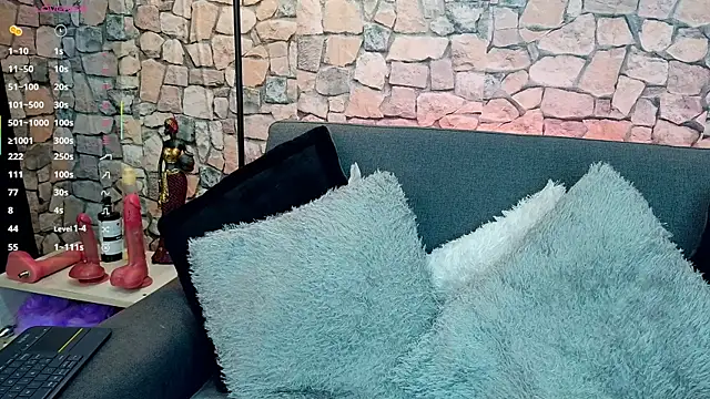 Snapshot of mia_roux1 chatting on 11-06-25, 05:14 mia roux1 online show from 11-06-25, 05:14