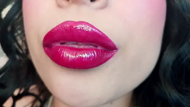 Snapshot of mia_roux1 chatting on 11-21-25, 07:01 mia roux1 online show from 11-21-25, 07:01