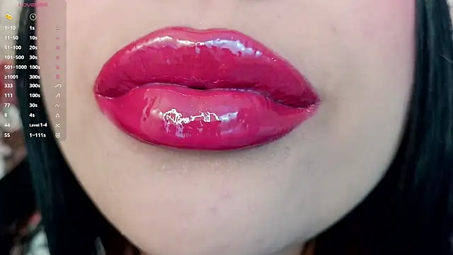 Snapshot of mia_roux1 chatting on 11-29-25, 06:49 mia roux1 online show from 11-29-25, 06:49