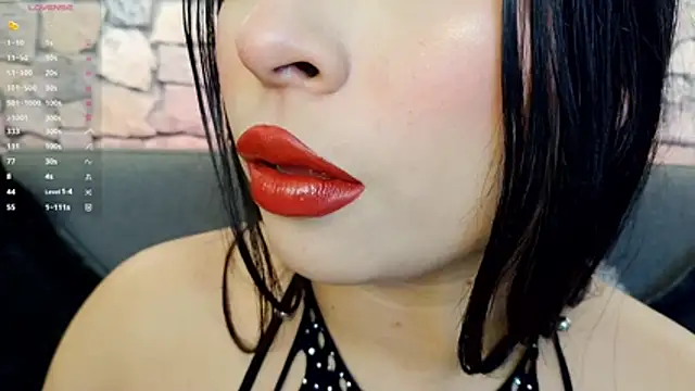 Snapshot of mia_roux1 chatting on 11-29-25, 11:19 mia roux1 online show from 11-29-25, 11:19