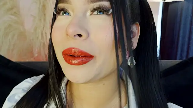 Snapshot of mia_roux1 chatting on 01-16-26, 07:07 mia roux1 online show from 01-16-26, 07:07