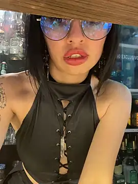 Snapshot of Chuchii05 chatting on 12-20-25, 06:53 Chuchii05 online show from 12-20-25, 06:53