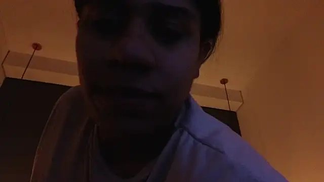 Snapshot of Miss_ambrer_ chatting on 06-27-26, 04:28 Miss ambrer online show from 06-27-26, 04:28