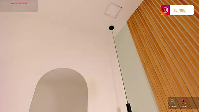 Snapshot of Miss_ambrer_ chatting on 07-30-26, 04:44 Miss ambrer online show from 07-30-26, 04:44