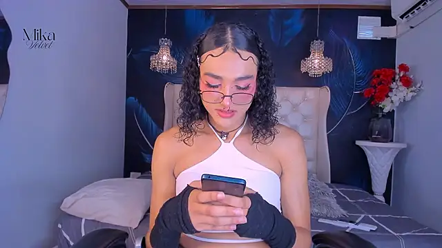 Mika  velvet online show from 02-19-26, 08:27