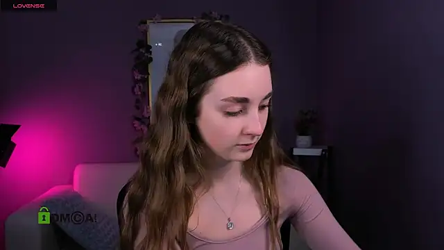 Snapshot of alisabliss chatting on 12-17-25, 08:15 alisabliss online show from 12-17-25, 08:15