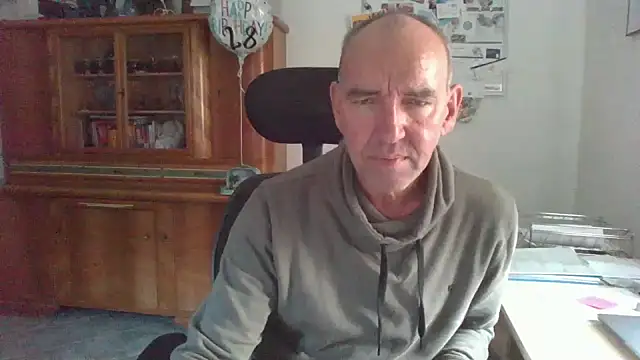 Lutzi1970 online show from 11-11-25, 02:28