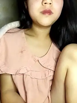 Quynhsumon online show from 01-14-26, 03:28