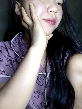 Quynhsumon online show from 01-17-26, 03:28