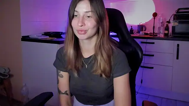 Kira-meow online show from 11-13-25, 04:06