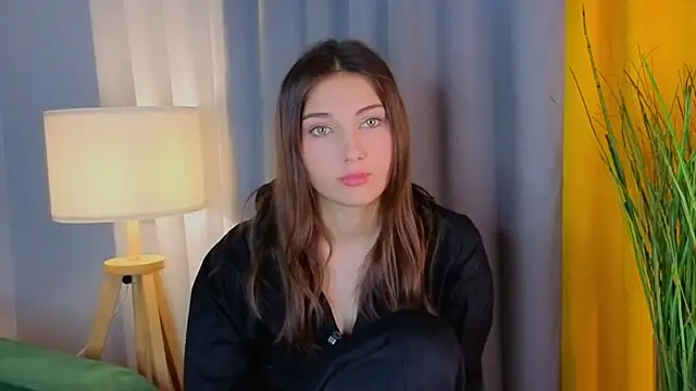 Snapshot of KateCahee chatting on 11-14-25, 01:04 KateCahee online show from 11-14-25, 01:04