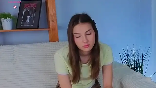 Snapshot of KateCahee chatting on 12-02-25, 01:00 KateCahee online show from 12-02-25, 01:00