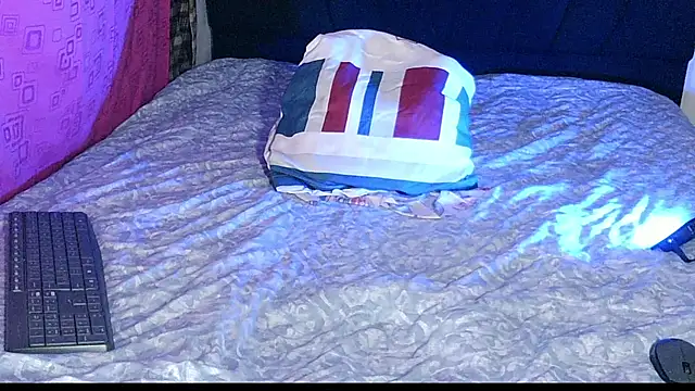 ReferredArtwork online show from 11-06-25, 08:10