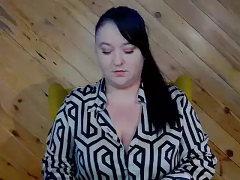 Snapshot of SensualCrisa chatting on 10-27-25, 05:11 SensualCrisa online show from 10-27-25, 05:11