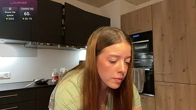 allisonwhite222 online show from 11-04-25, 02:38