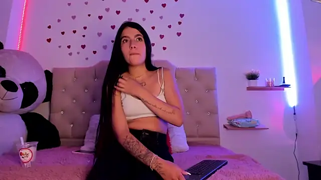 Snapshot of eimyy_rouse chatting on 03-04-26, 08:26 eimyy rouse online show from 03-04-26, 08:26