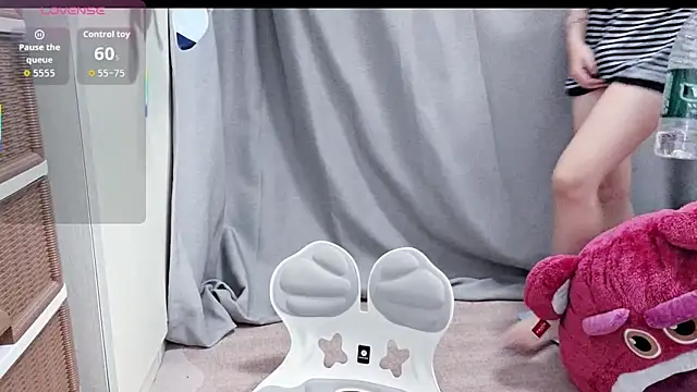 Snapshot of Cheese-666 chatting on 12-21-25, 04:41 Cheese-666 online show from 12-21-25, 04:41