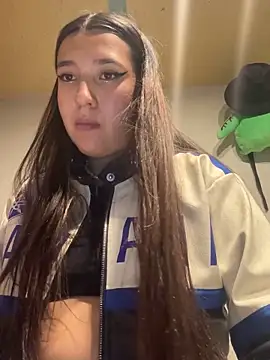 Snapshot of ImAlix_Rouses chatting on 11-02-25, 05:43 ImAlix Rouses online show from 11-02-25, 05:43