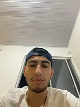 Snapshot of Gduende7 chatting on 02-03-26, 11:54 Gduende7 online show from 02-03-26, 11:54