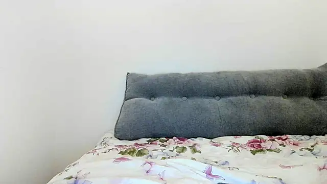 Snapshot of Blueskynicci chatting on 11-27-25, 05:26 Blueskynicci online show from 11-27-25, 05:26