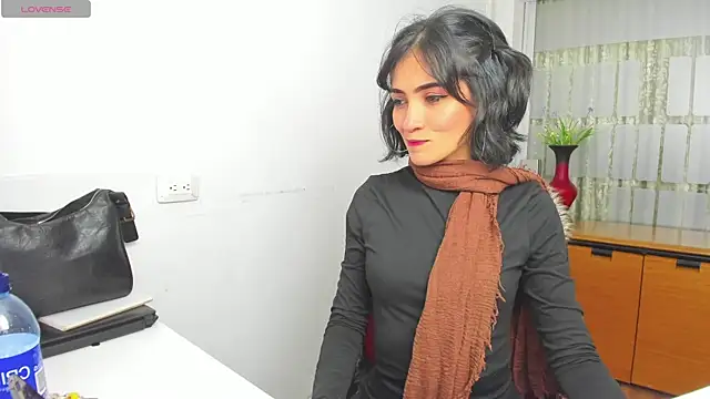 chloehanna online show from 11-20-25, 06:51