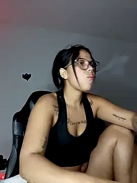 Snapshot of tattyHot95 chatting on 11-10-25, 05:34 tattyHot95 online show from 11-10-25, 05:34