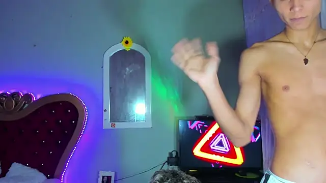 Snapshot of boyswantingplay chatting on 03-08-26, 11:30 boyswantingplay online show from 03-08-26, 11:30