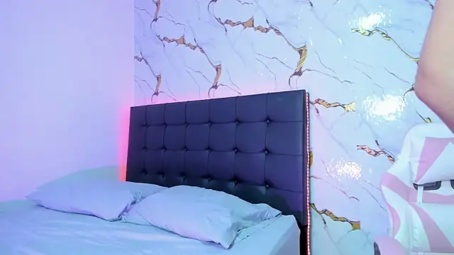 Scarlet DLuce online show from 04-27-26, 09:07