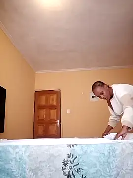 Snapshot of yummy-caramel chatting on 03-12-26, 10:21 yummy-caramel online show from 03-12-26, 10:21