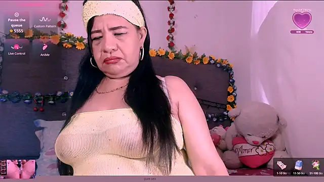 Snapshot of Soraya_hott chatting on 02-07-26, 11:58 Soraya hott online show from 02-07-26, 11:58