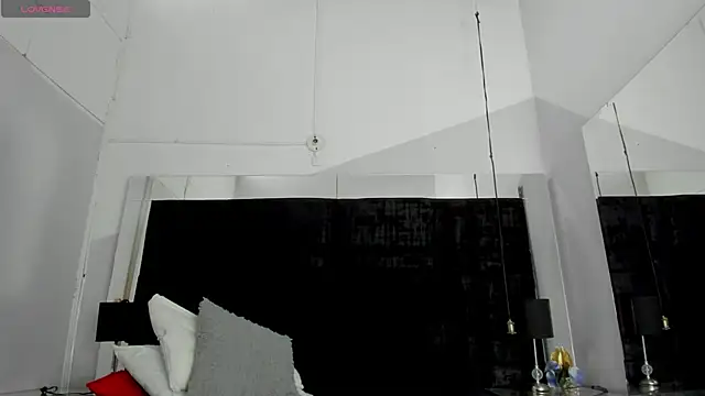 Snapshot of EmmadaSilva chatting on 05-26-26, 07:10 EmmadaSilva online show from 05-26-26, 07:10