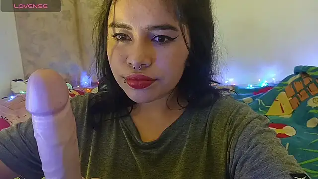 Snapshot of Magic_Alicee_ chatting on 11-08-25, 03:29 Magic Alicee online show from 11-08-25, 03:29