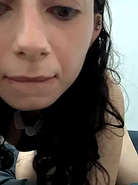 Snapshot of Meiii27 chatting on 11-01-25, 02:35 Meiii27 online show from 11-01-25, 02:35