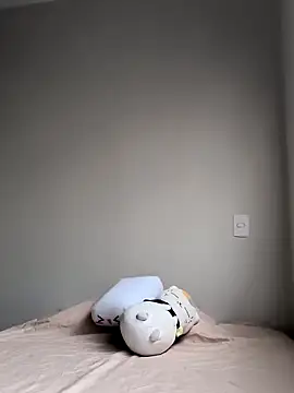 Snapshot of Meiii27 chatting on 02-02-26, 04:06 Meiii27 online show from 02-02-26, 04:06