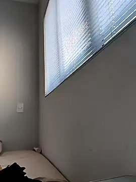 Snapshot of Meiii27 chatting on 02-18-26, 04:25 Meiii27 online show from 02-18-26, 04:25