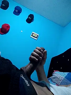 Snapshot of Scorpion05_ chatting on 12-22-25, 03:47 Scorpion05 online show from 12-22-25, 03:47