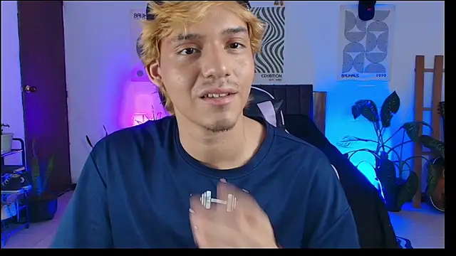 Snapshot of Habel__moretti chatting on 02-17-26, 06:03 Habel moretti online show from 02-17-26, 06:03