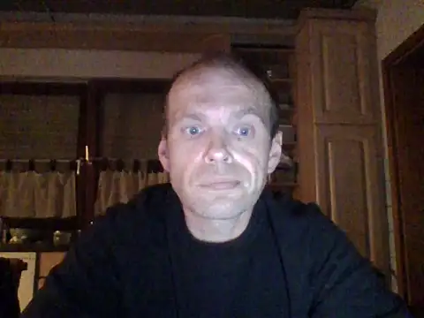 Snapshot of tommy3300 chatting on 10-30-25, 03:41 tommy3300 online show from 10-30-25, 03:41