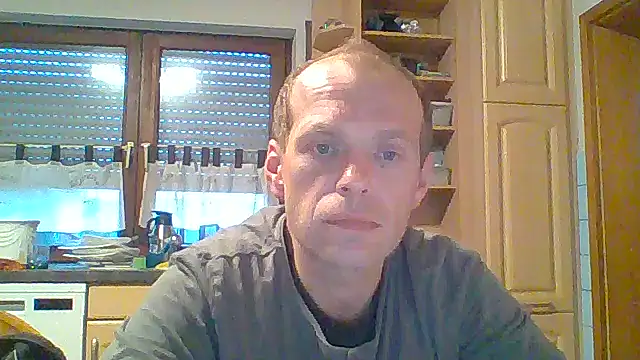 Snapshot of tommy3300 chatting on 11-04-25, 06:45 tommy3300 online show from 11-04-25, 06:45