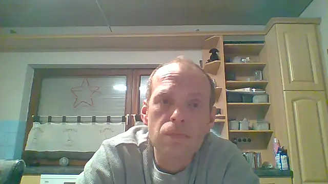 Snapshot of tommy3300 chatting on 01-09-26, 06:05 tommy3300 online show from 01-09-26, 06:05