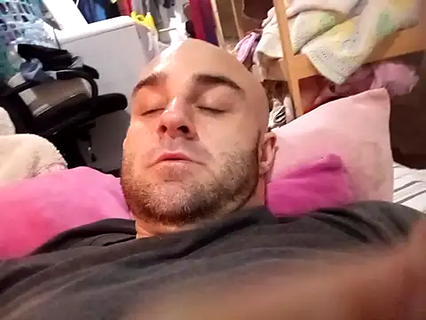 Snapshot of BulbasaurIsmettv chatting on 01-18-26, 06:17 BulbasaurIsmettv online show from 01-18-26, 06:17