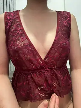 Snapshot of Emily-y chatting on 06-30-26, 10:05 Emily-y online show from 06-30-26, 10:05