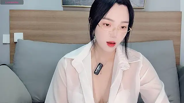 Snapshot of upoo7lt chatting on 11-29-25, 02:03 upoo7lt online show from 11-29-25, 02:03