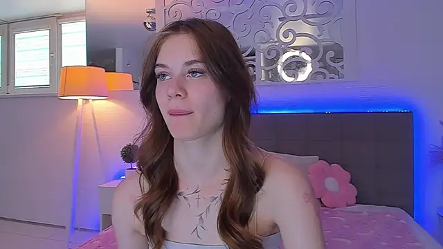LuisaClover online show from 05-22-26, 12:22