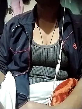 Snapshot of Ezabelljohn chatting on 12-21-25, 10:44 Ezabelljohn online show from 12-21-25, 10:44