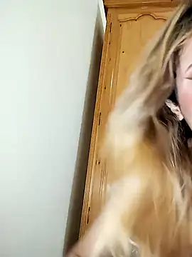 Snapshot of indilasixeey chatting on 10-26-25, 01:00 indilasixeey online show from 10-26-25, 01:00