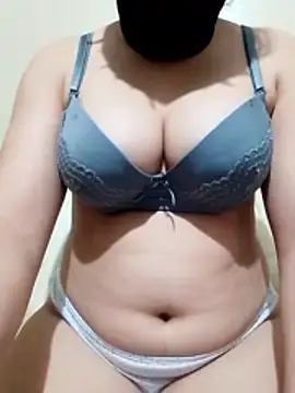 Snapshot of Majoudabar chatting on 02-27-26, 09:04 Majoudabar online show from 02-27-26, 09:04